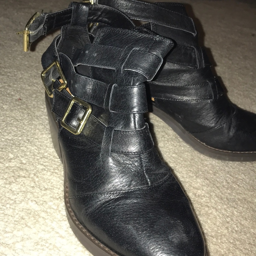 Steve Madden black leather booties